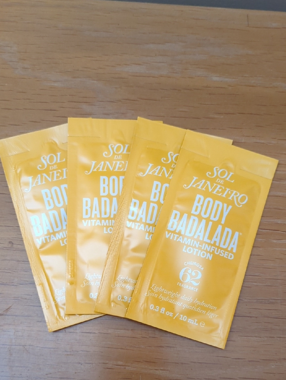 ⭐️ 5/ $25  Sol de Janeiro  Body Badalada Vitamin-Infused Lotion Sachets NEW